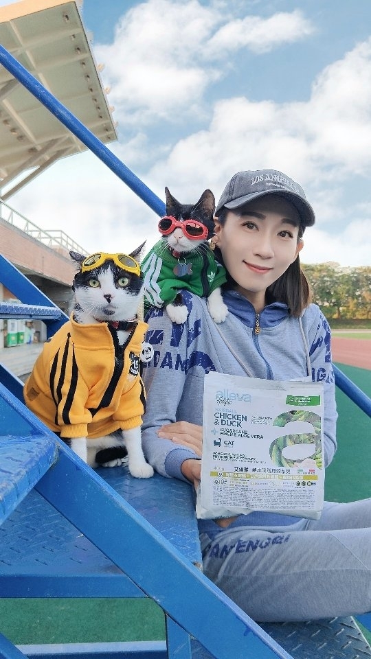 感謝美麗的安妤與兩隻毛孩對艾雷雅的青睞♥